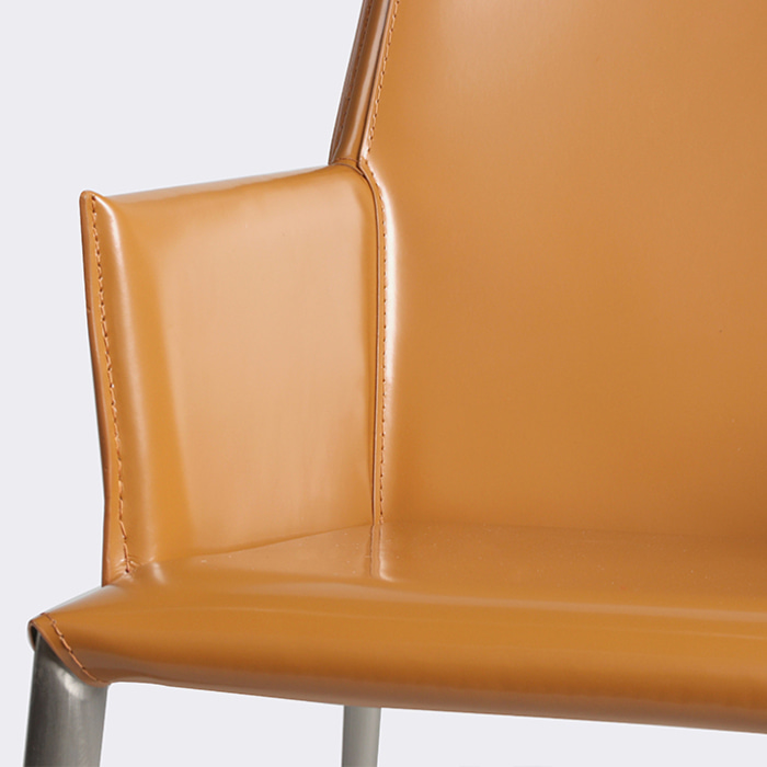 주노 암체어. Juno armchair (머스타드)