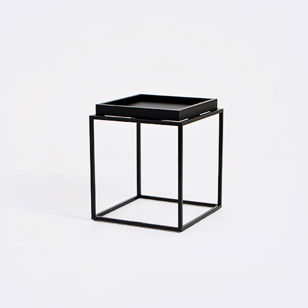 트레이 소파 테이블. Tray sofa table