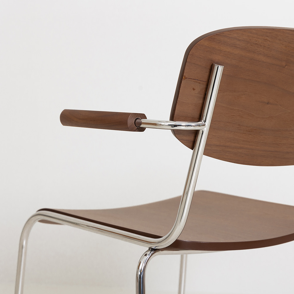위즈 암체어. Wiz armchair