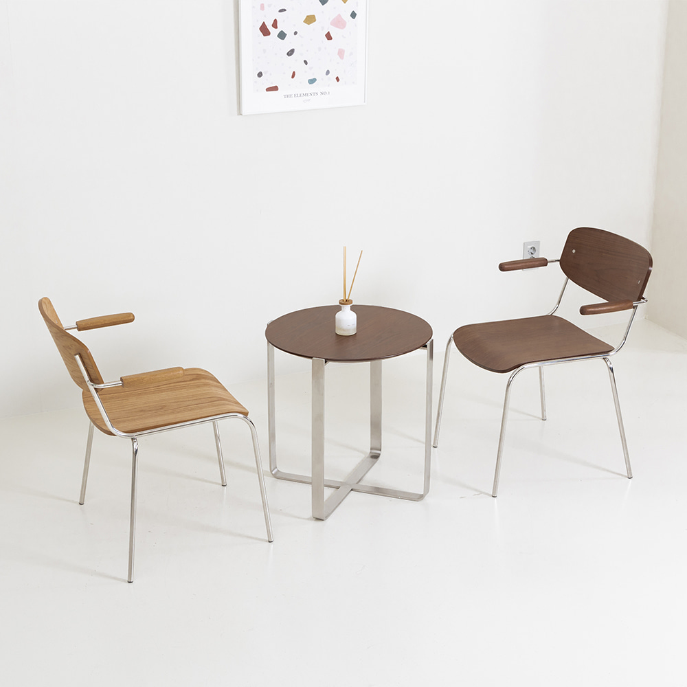 위즈 암체어. Wiz armchair
