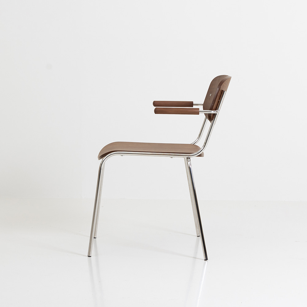 위즈 암체어. Wiz armchair